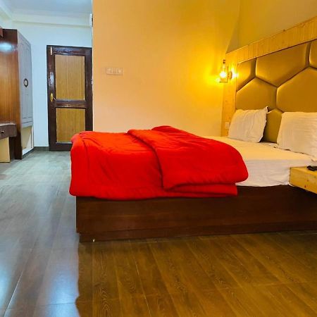 Hotel Hawa Mahal Manāli Esterno foto