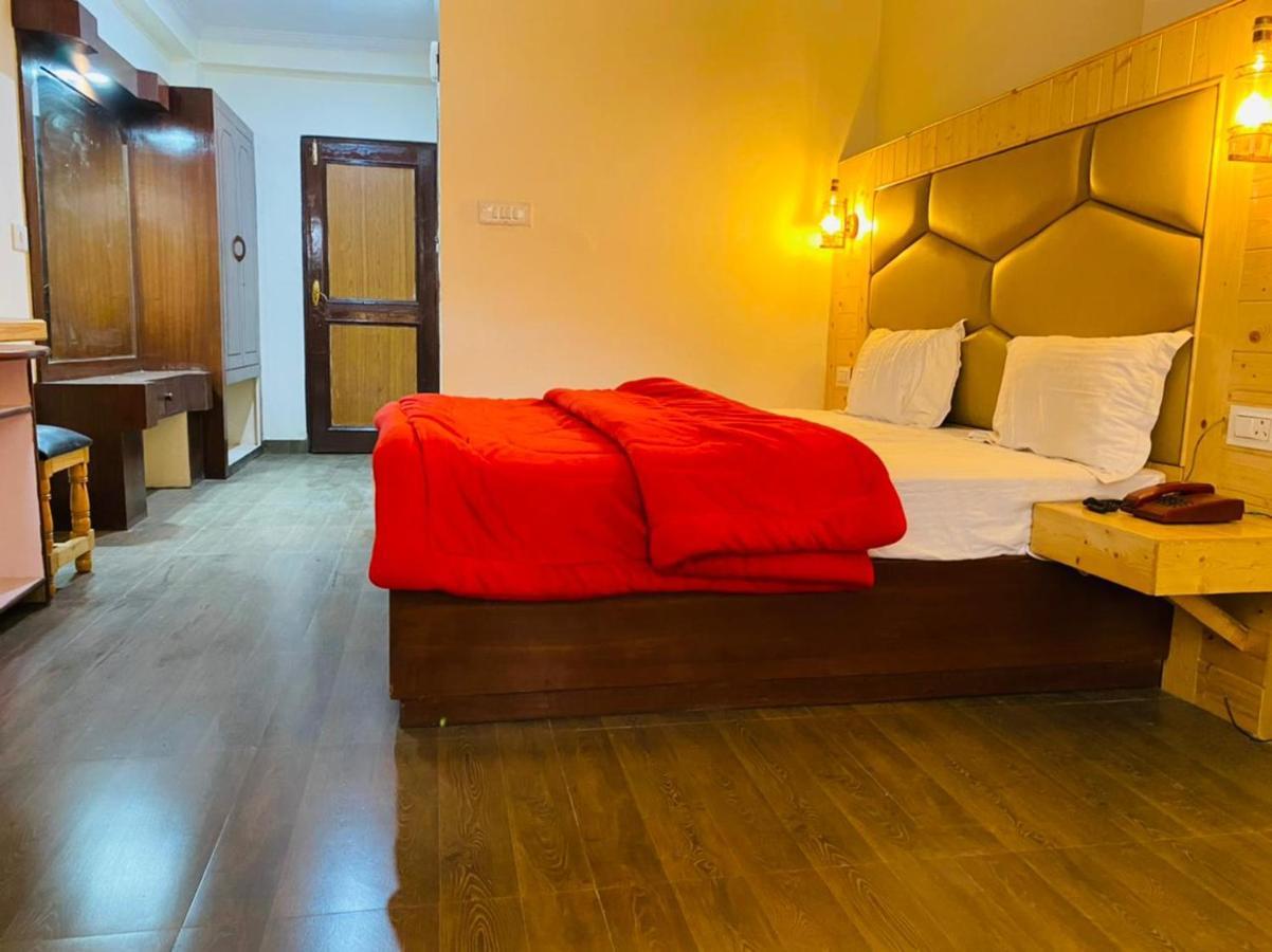 Hotel Hawa Mahal Manāli Esterno foto