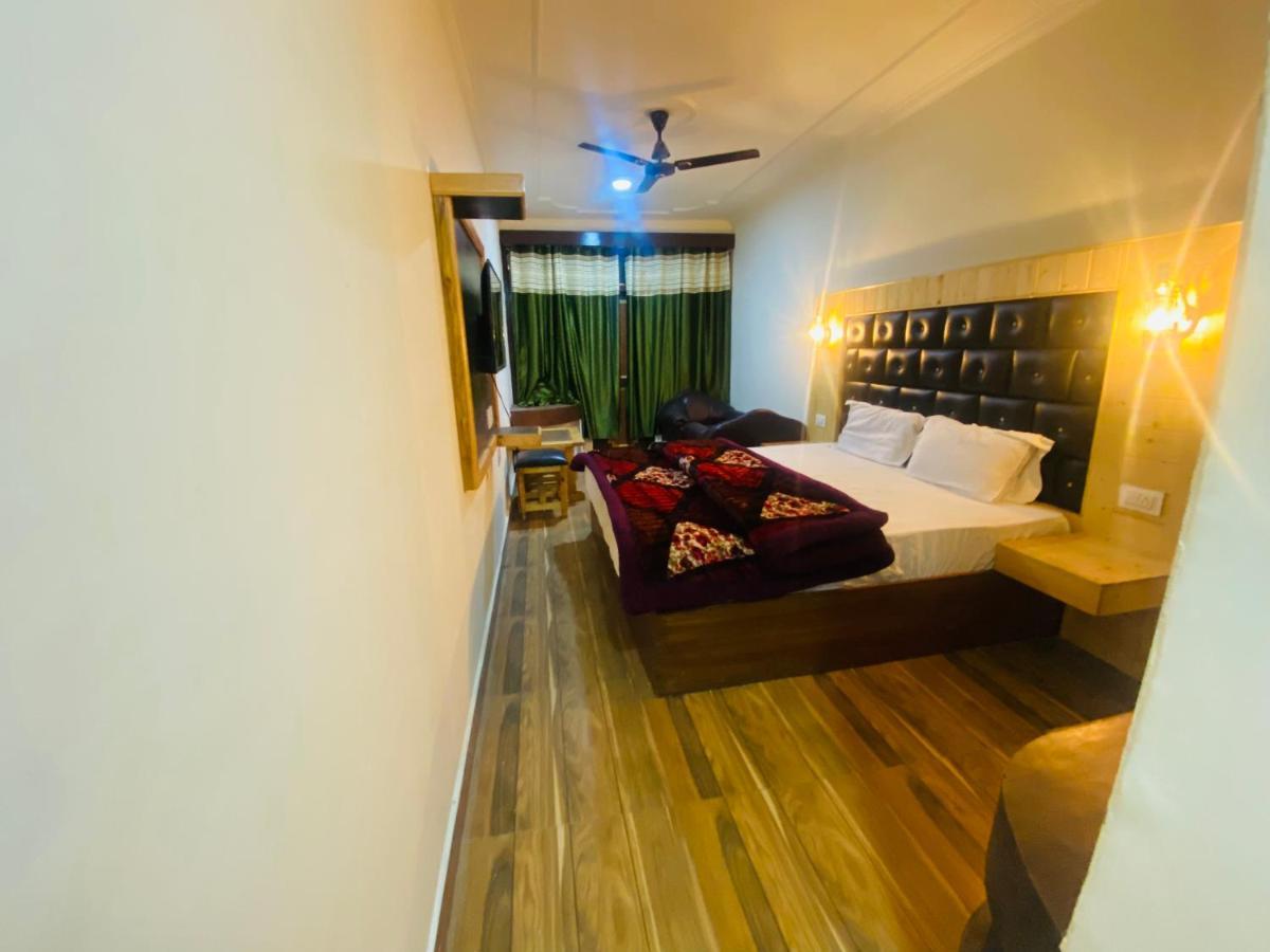 Hotel Hawa Mahal Manāli Esterno foto