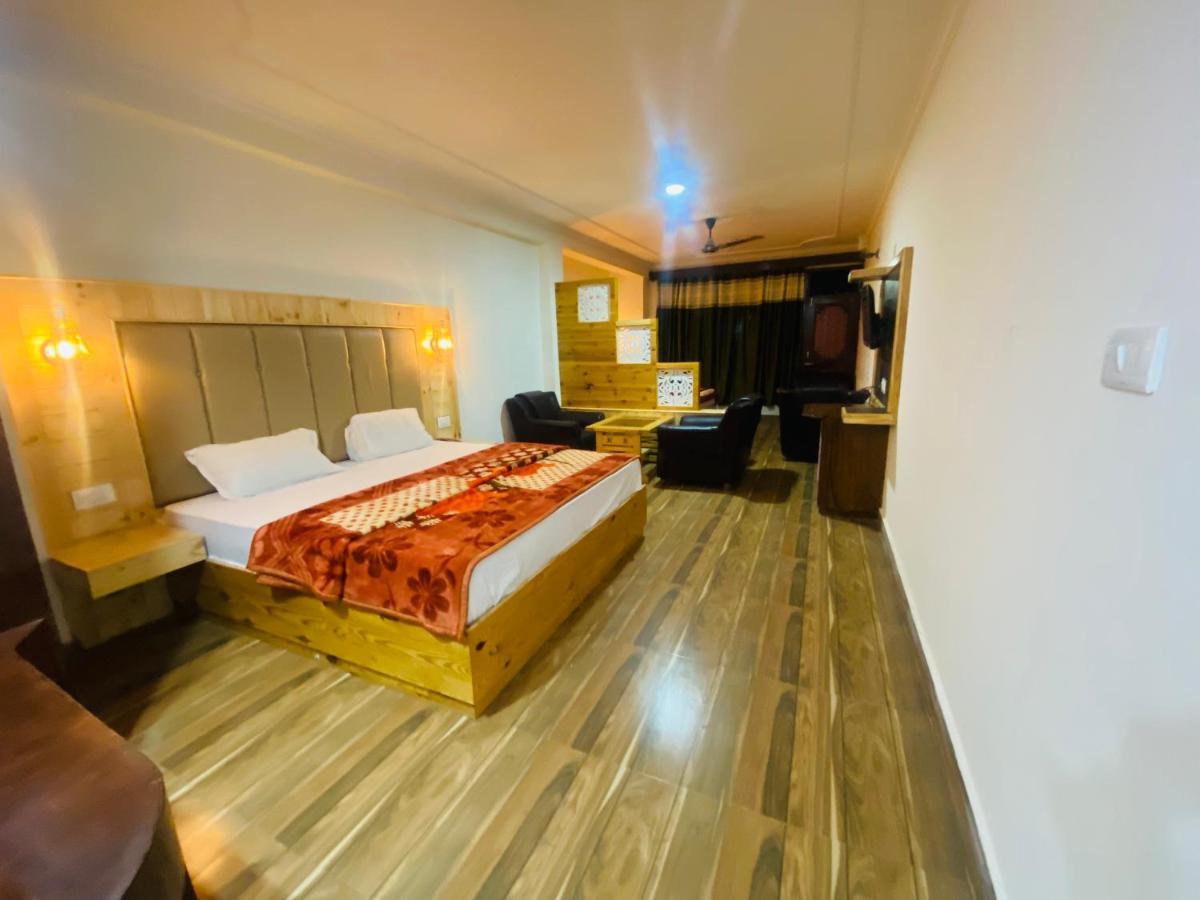 Hotel Hawa Mahal Manāli Esterno foto