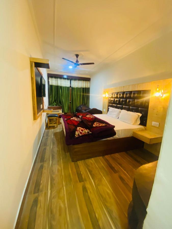 Hotel Hawa Mahal Manāli Esterno foto