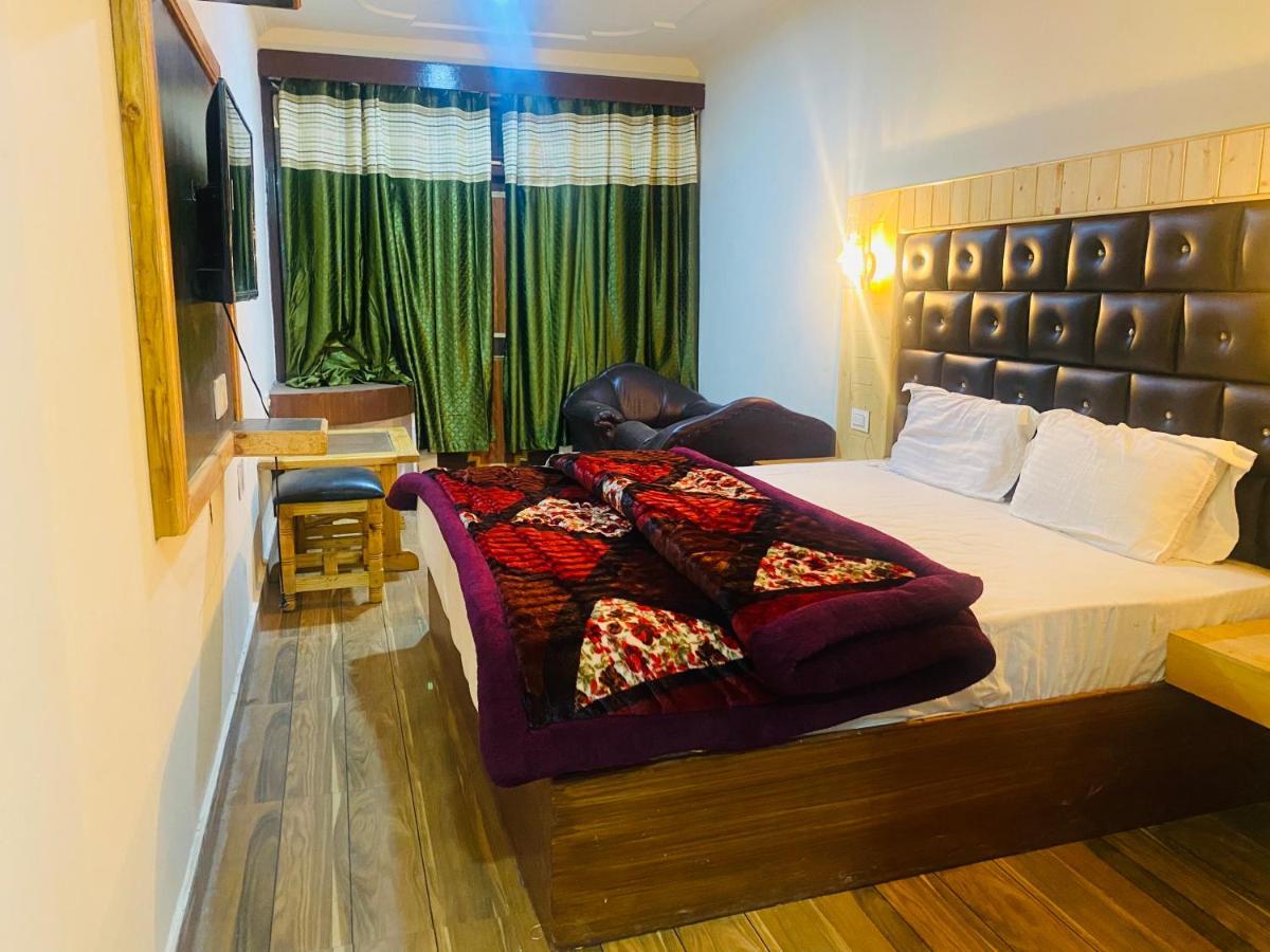 Hotel Hawa Mahal Manāli Esterno foto