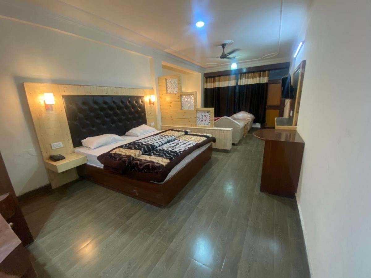 Hotel Hawa Mahal Manāli Esterno foto