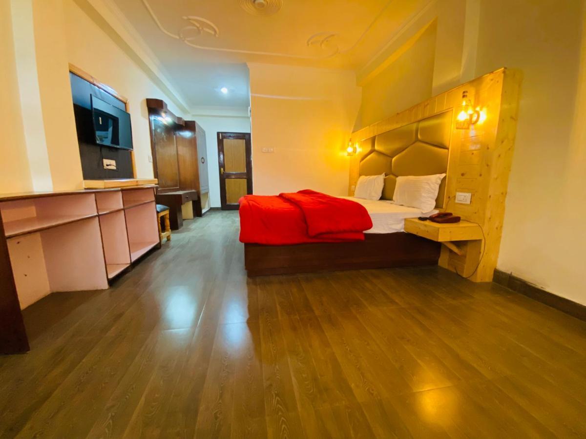 Hotel Hawa Mahal Manāli Esterno foto